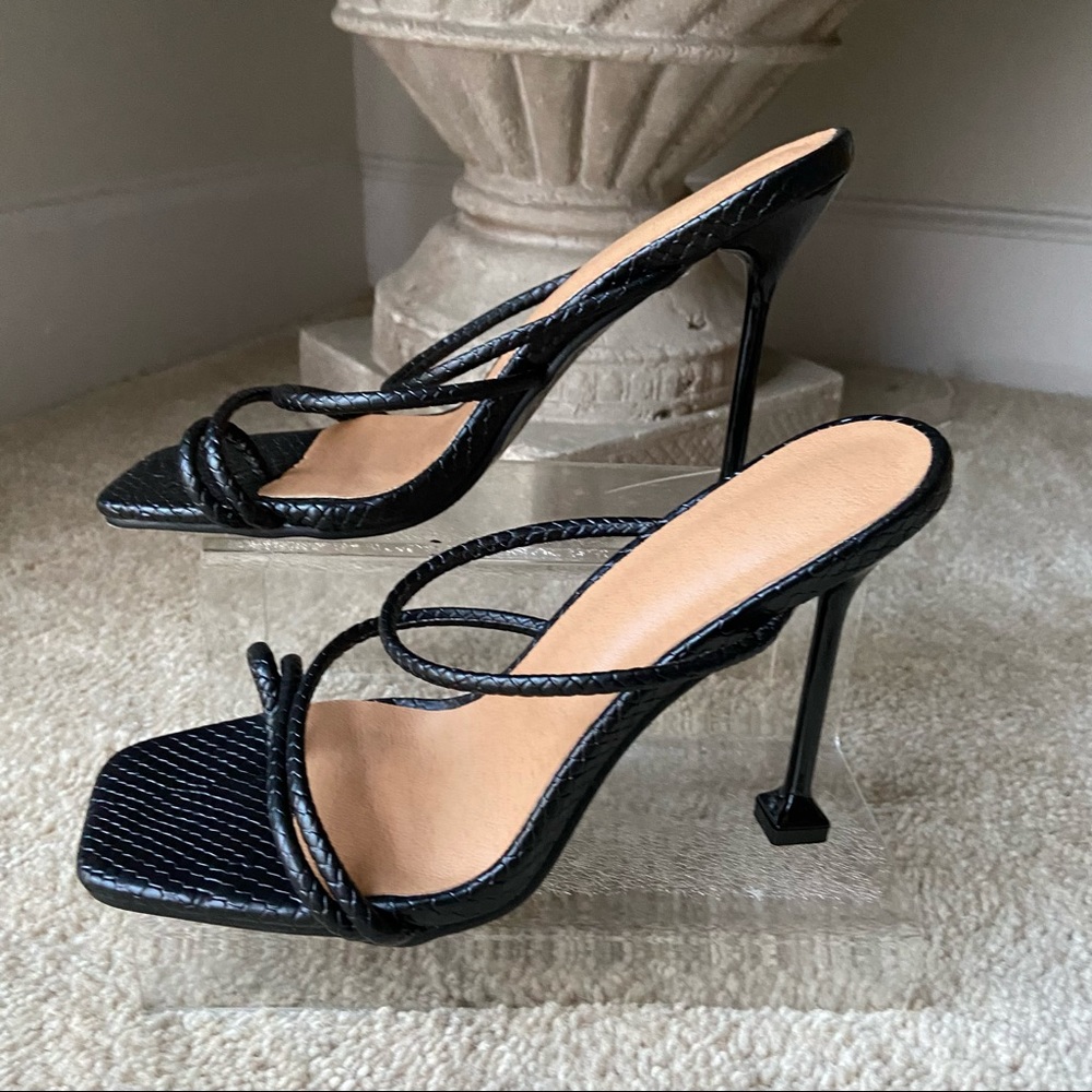 Black faux leather snakeskin strap he Mulea